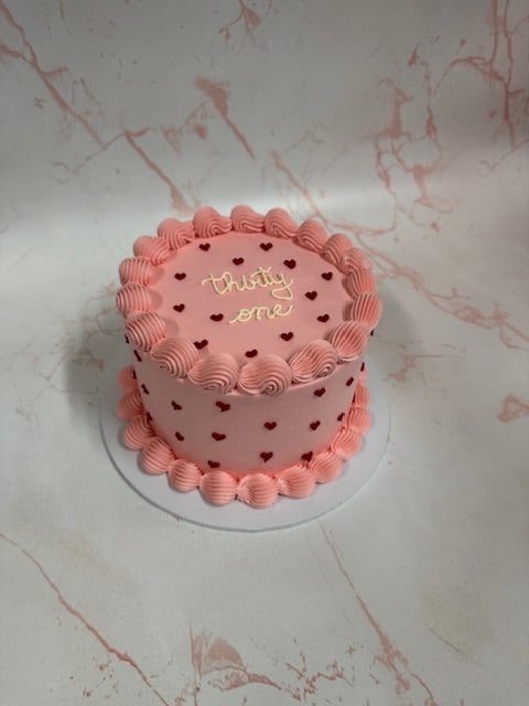 Classic Round Vintage Piped Cakes